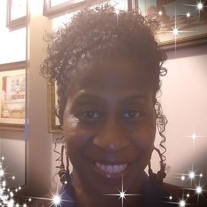 Meet your Posher, Yvette